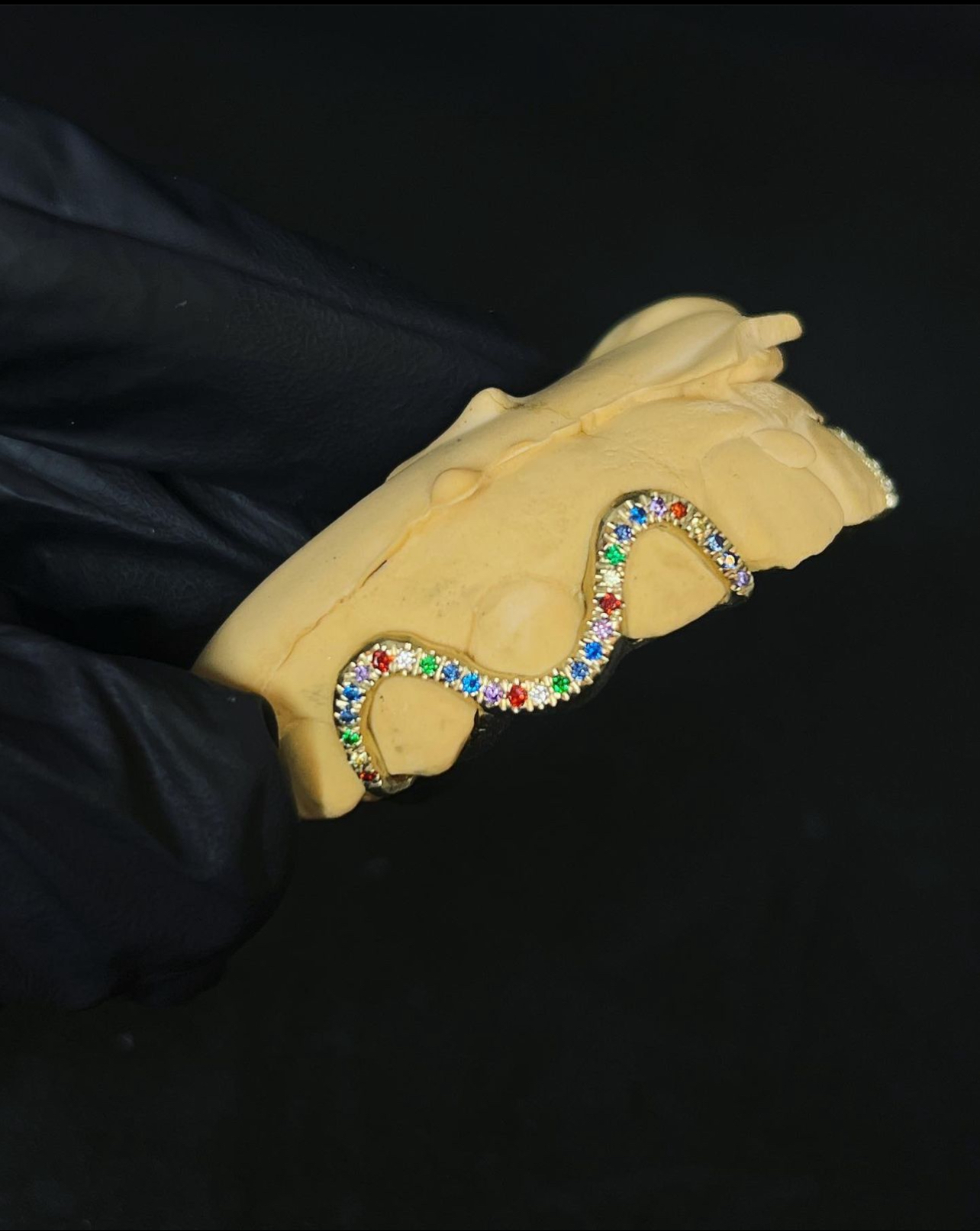 La couronne paris logo bijoux dentaires grillz or 18 carats WWS or blanc or jaune